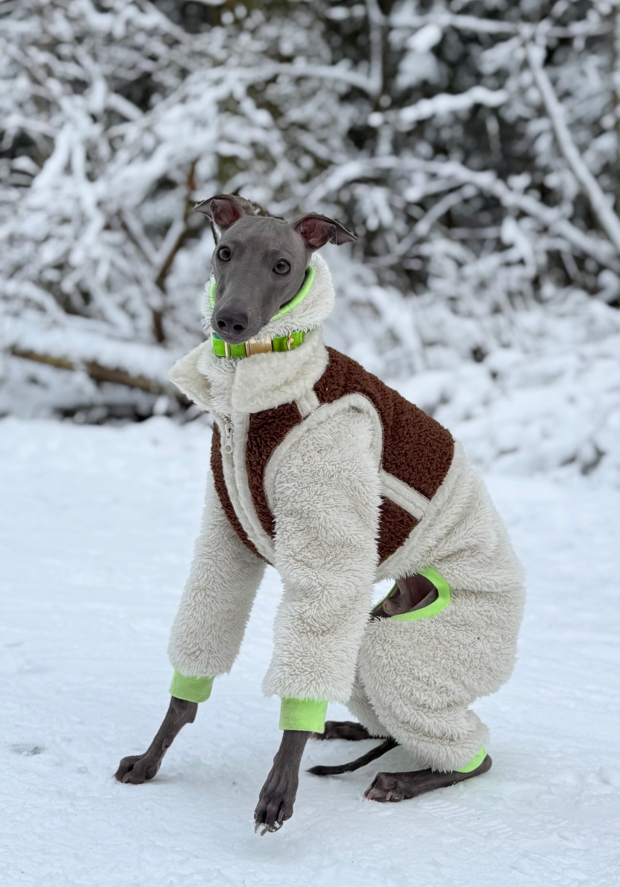 Flauschige Weste – Braun mit Ecru-Details